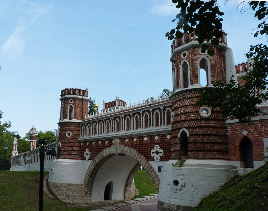 Усадьба " Царицыно" Фигурный мост. 1776-1778 г г. Архитектор В.И.Баженов - Galina Leskova