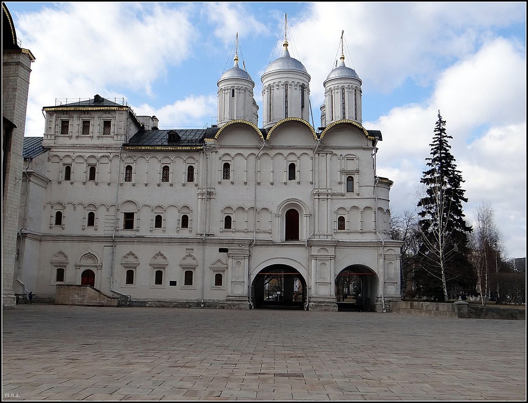 Храм 12 апостолов — Патриарший дворец. - Вера 