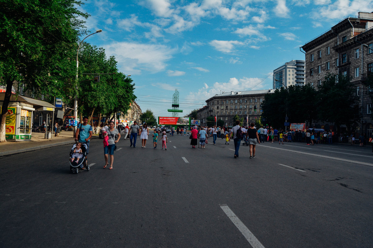 прохожие на дороге - Света Кондрашова