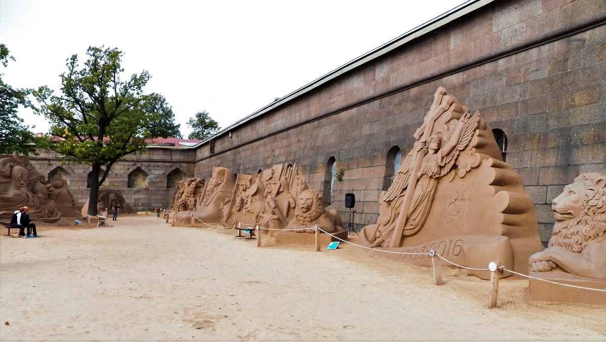 Выставка  песчаных скульптур в Петропавловской крепости С-Петербурга - Виктор Елисеев