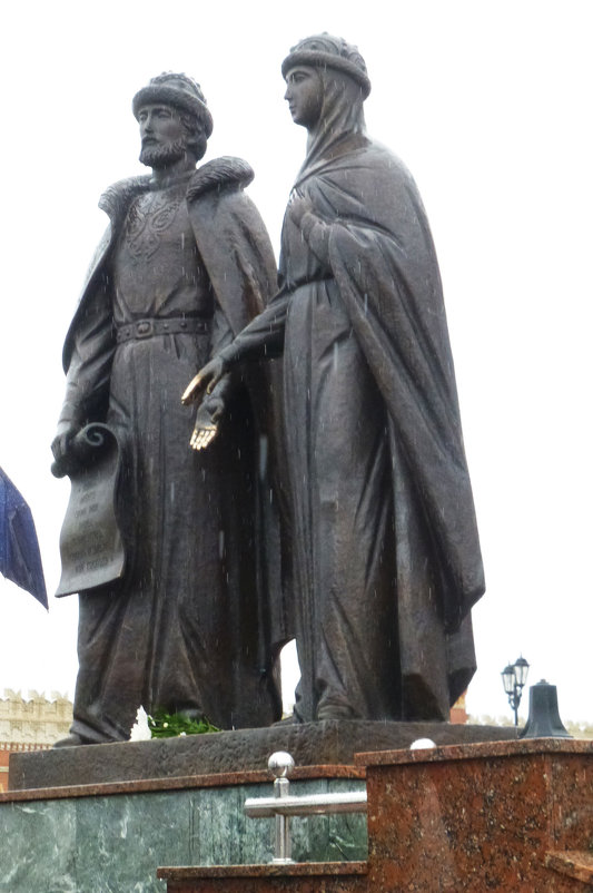 Памятник Петру и Февронии - Наиля 