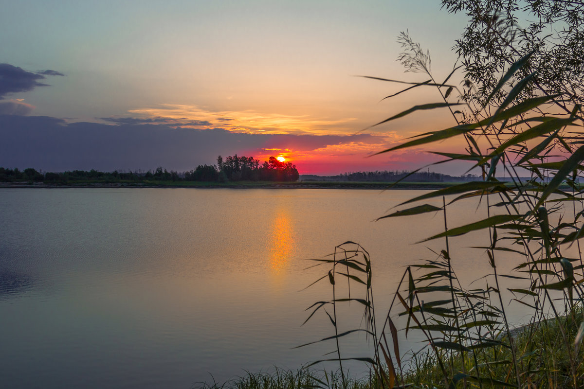 Рассвет над озером - Андрей Кузнецов