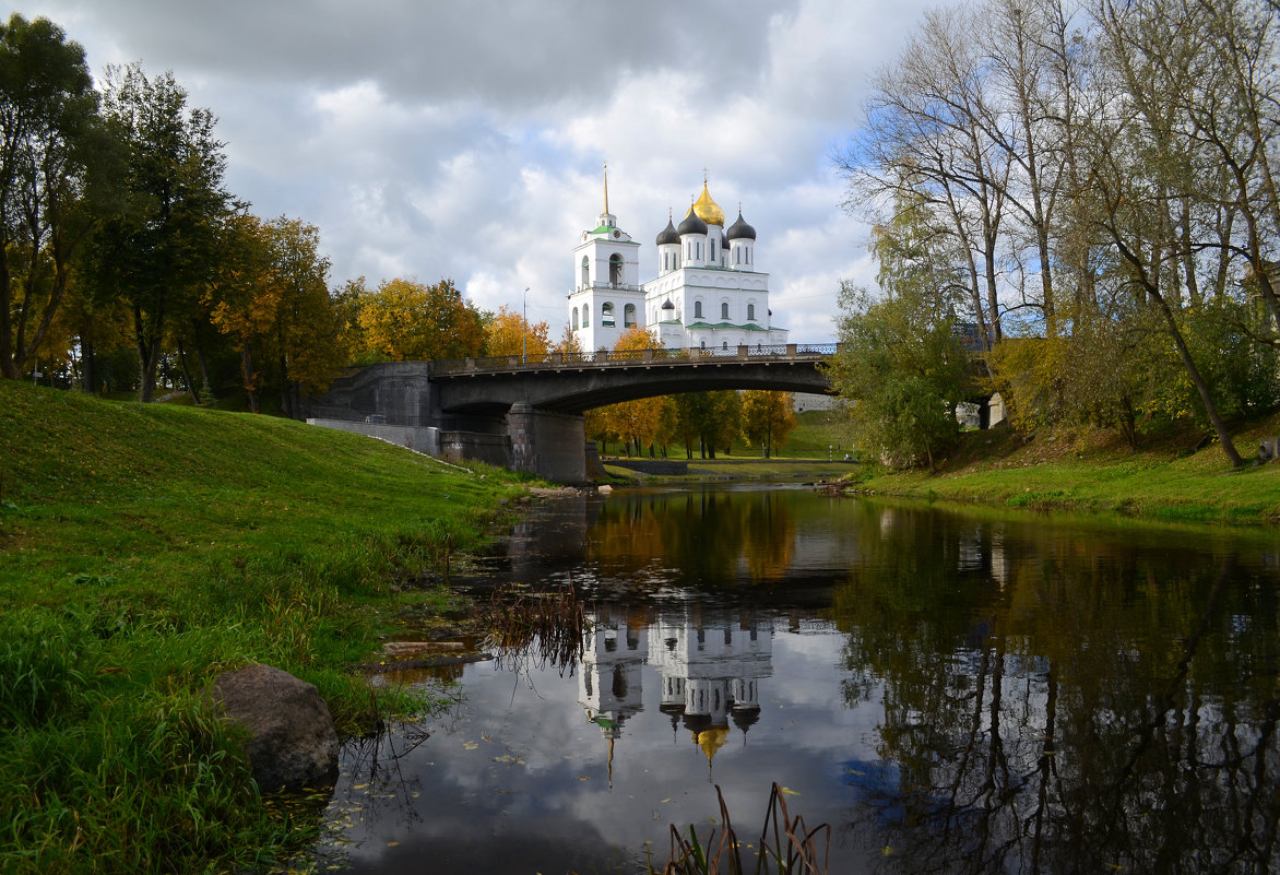 Псков в отражениях - Наталья Левина