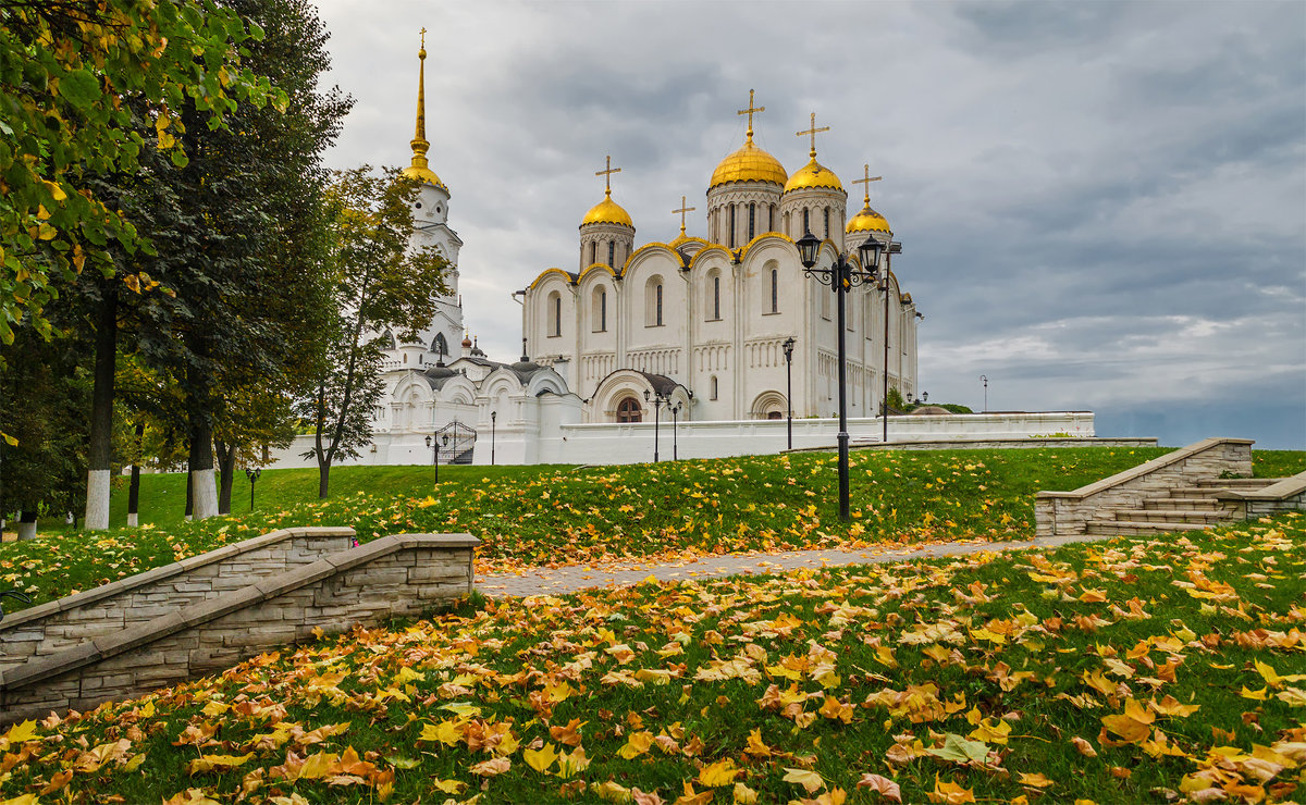 Владимир Успенский собор летом