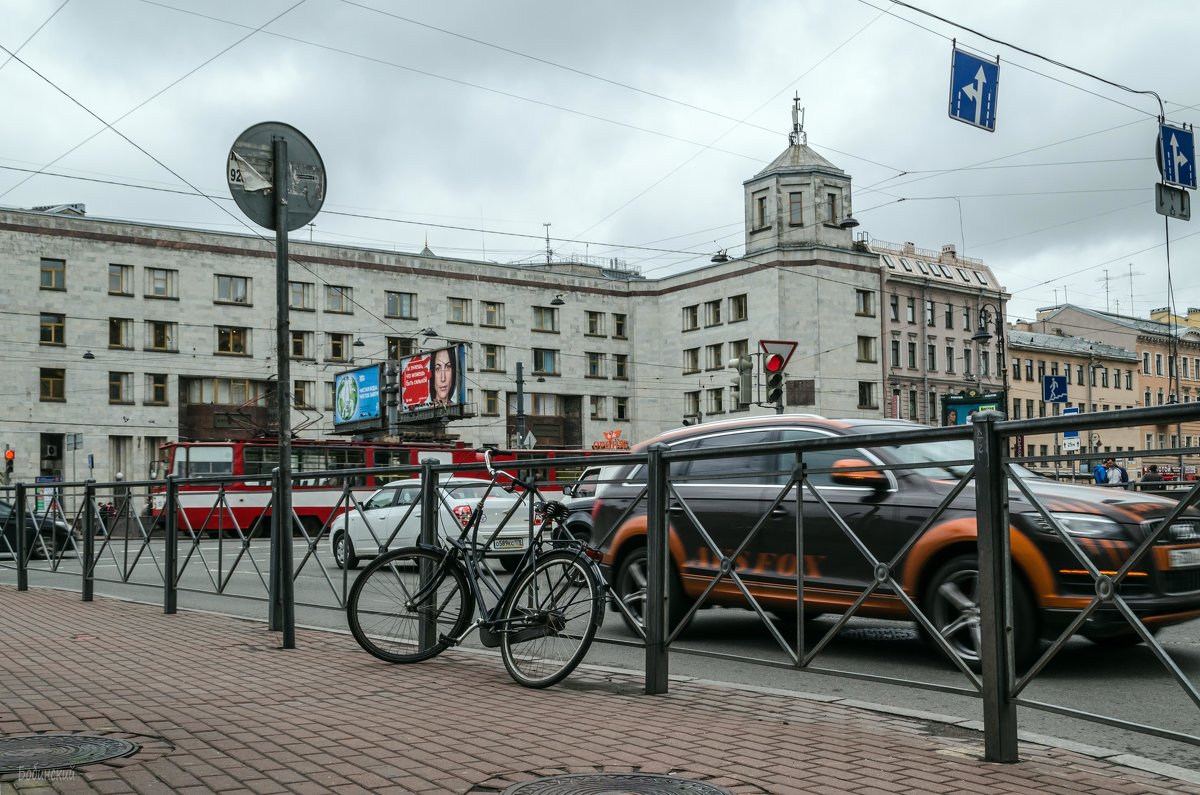 " Я был вчера в огромном городе... " - Константин Бобинский