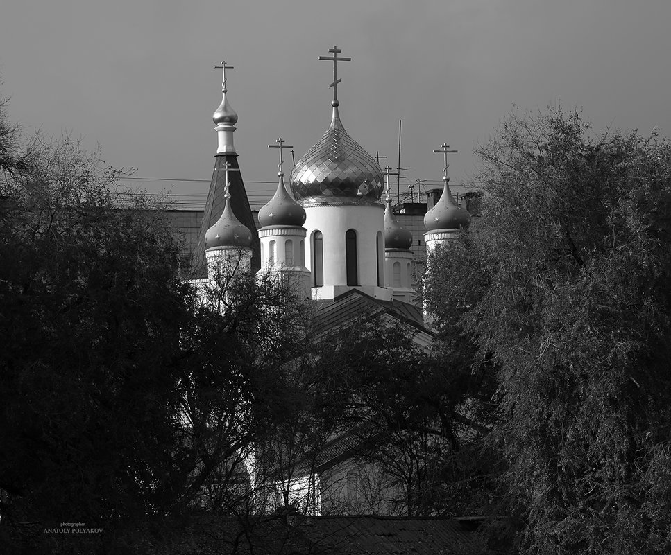 Церковь в районе Тулака в Волгограде. - Аnatoly Polyakov