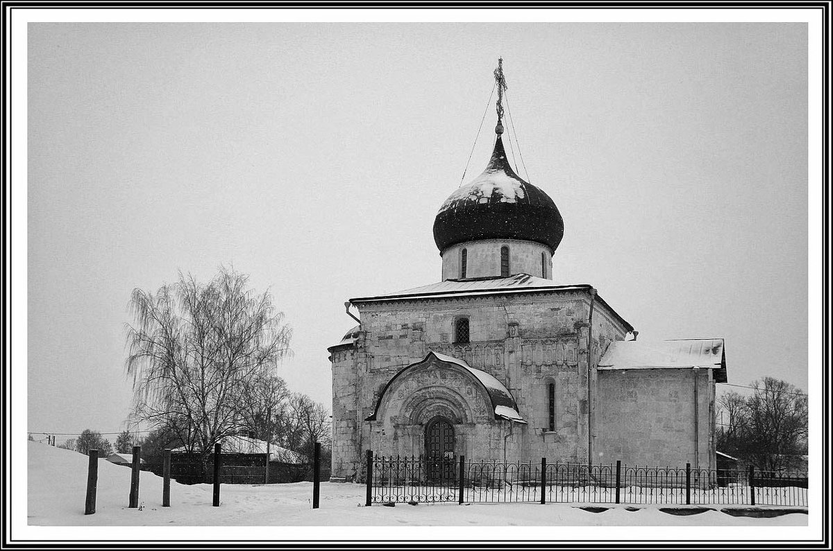 Георгиевский собор ( 1230-1234 ) - марк 