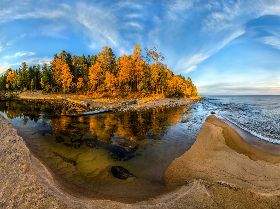 Осенний пляж на озере. - Фёдор. Лашков