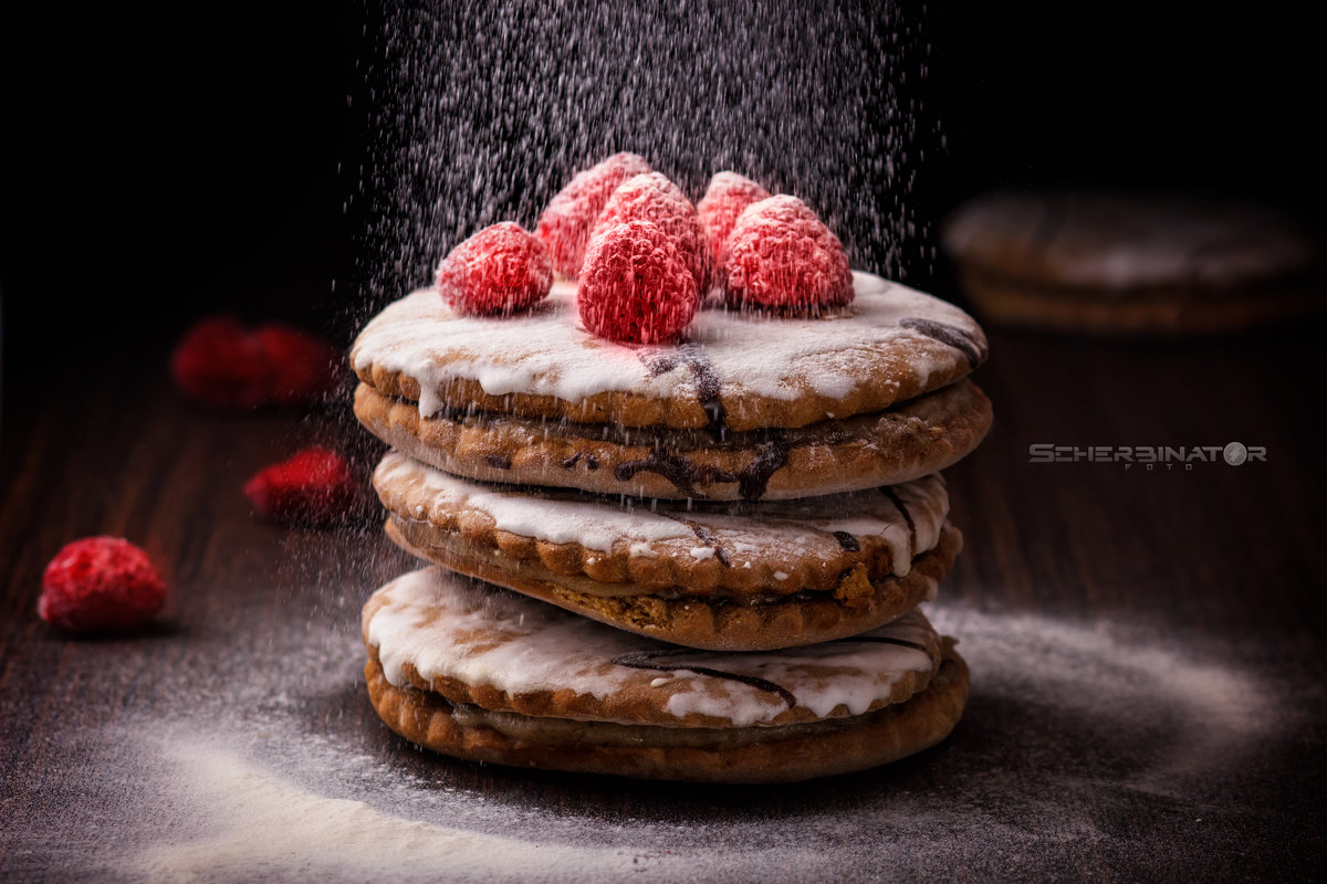 Sweet cake with raspberries - scherbinator SHCHERBYNA