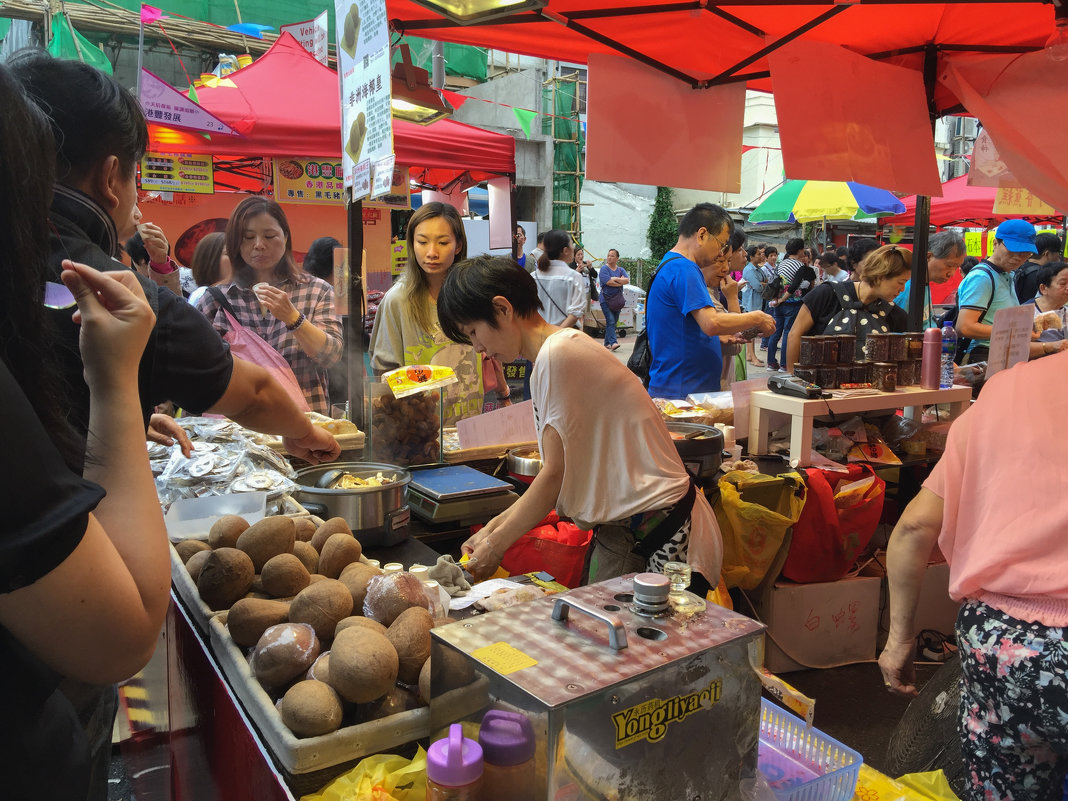 street market - Sofia Rakitskaia