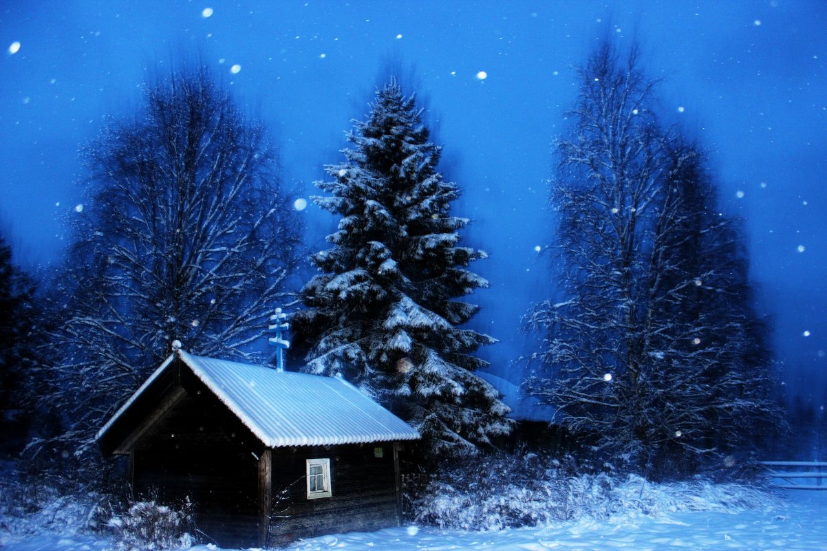 Снежная ночь в карельской деревне. - Андрей Скорняков