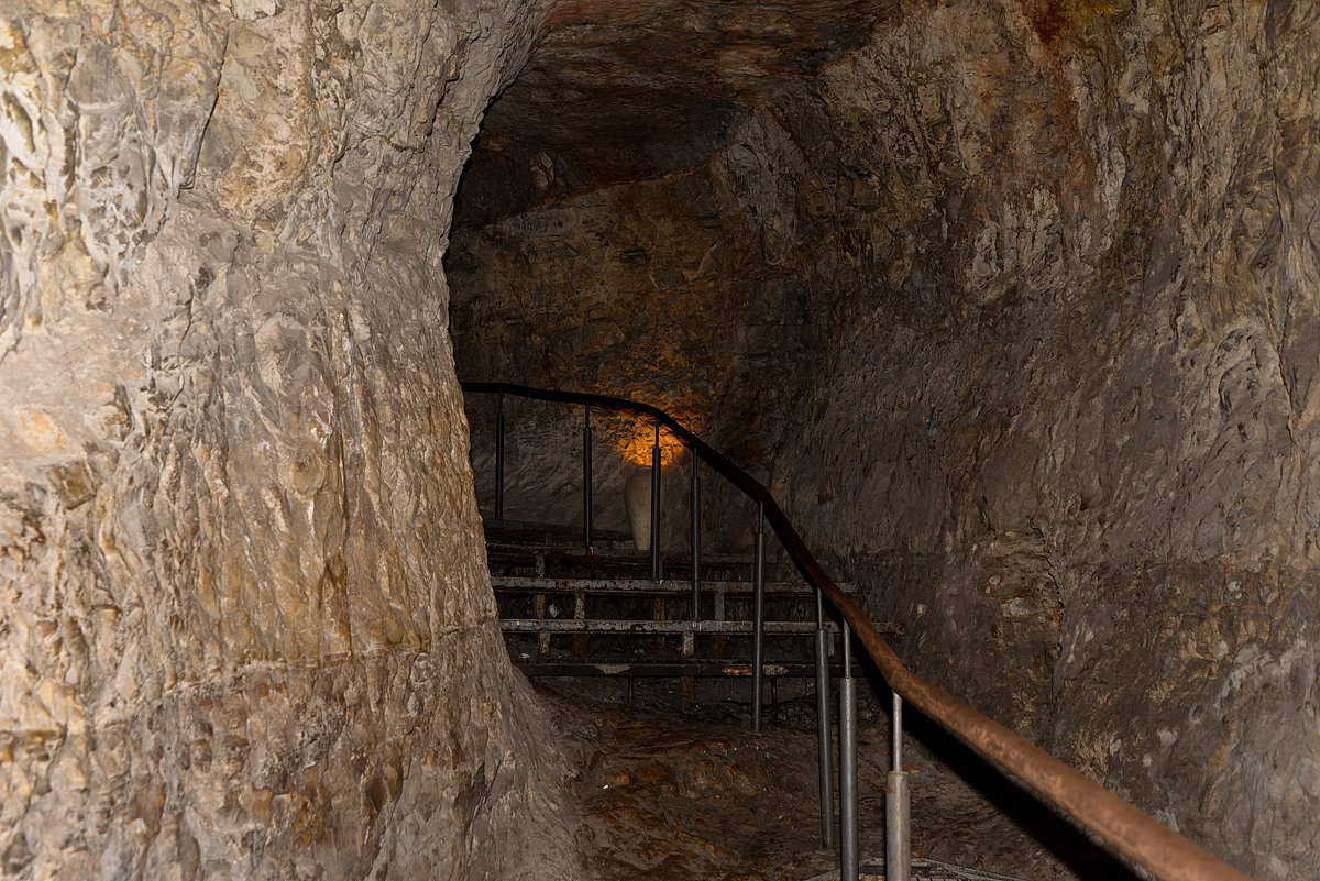 Иерусалим - вход в подземные туннели - Владимир Брагилевский