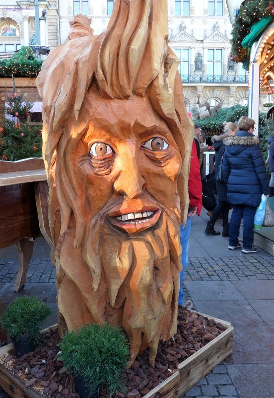 Рождественский базар в Гамбурге (серия). Деревянная голова - Nina Yudicheva