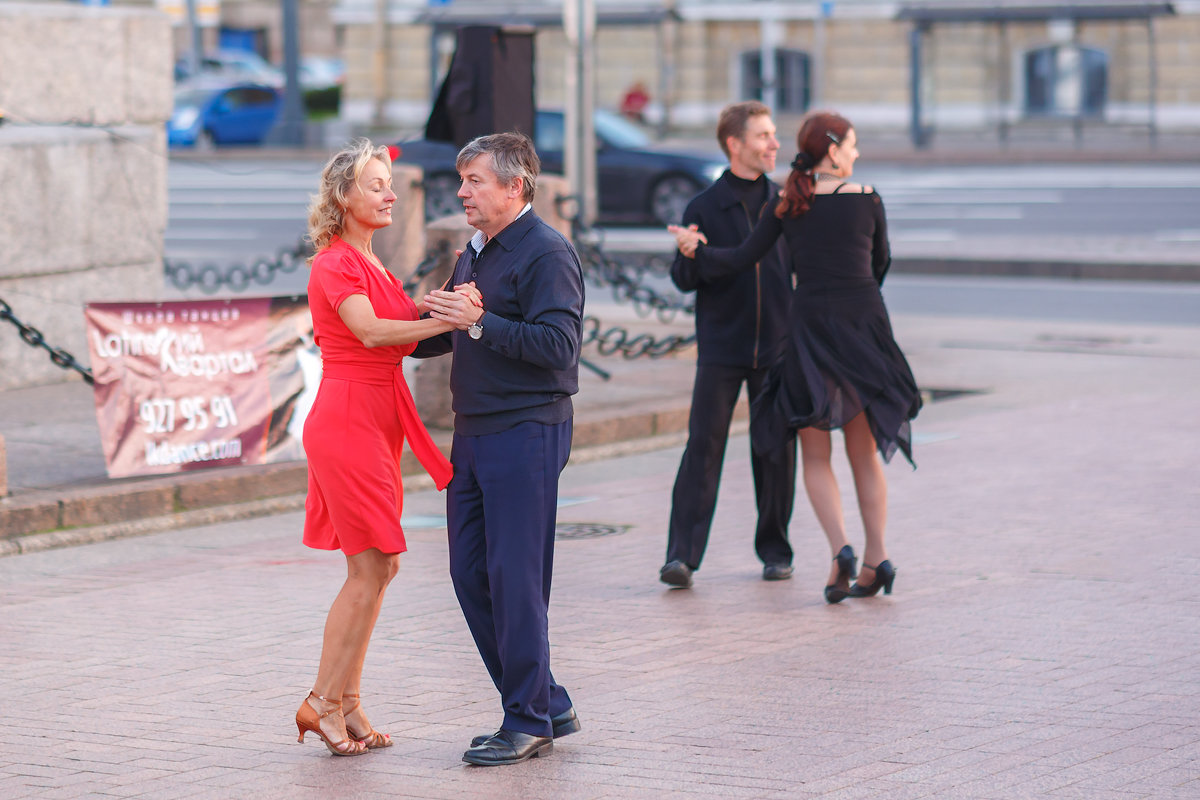 Танцы на Биржевой площади - Александр Кислицын