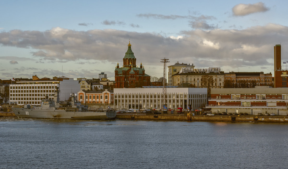 Вид на Успенский собор из акватории Хельсинского порта - Владимир Демчишин