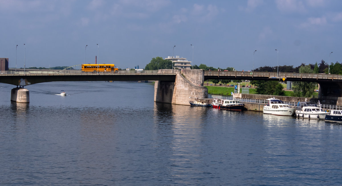 Мост через Маас в Маастрихте - Witalij Loewin