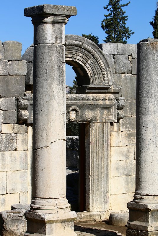 Древняя синагога в национальном парке Барам , римско-византийского периода  , относят ко II веку н. - vasya-starik Старик