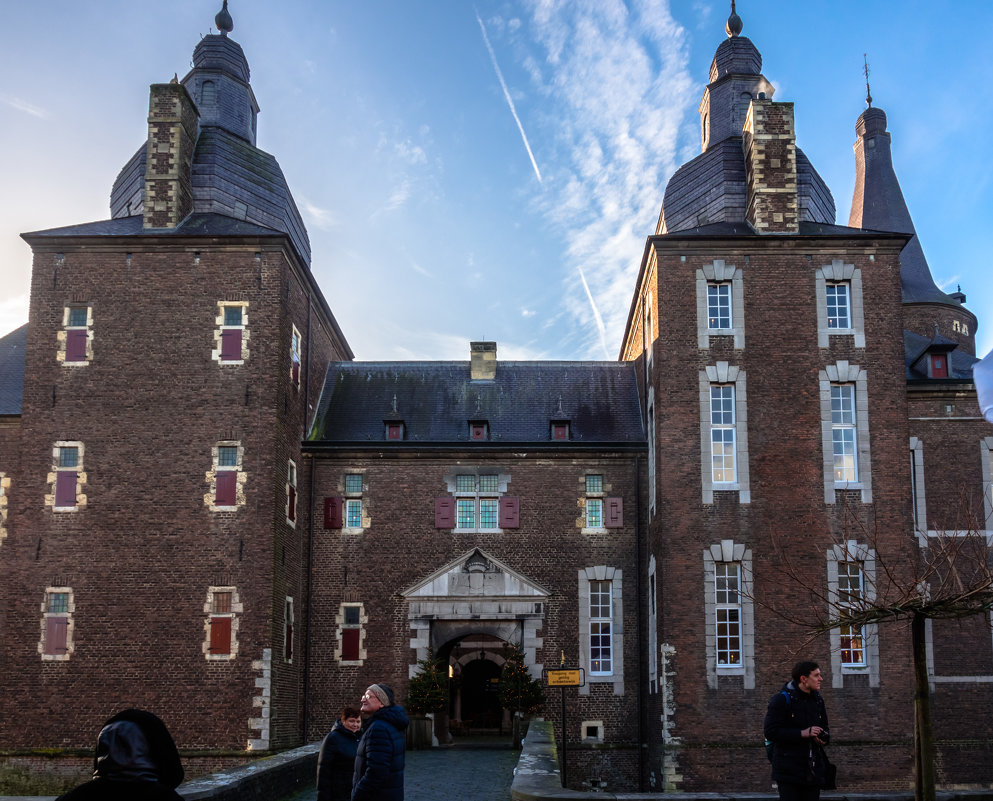 Вход в замок Хунсбрук, Голландия - Witalij Loewin