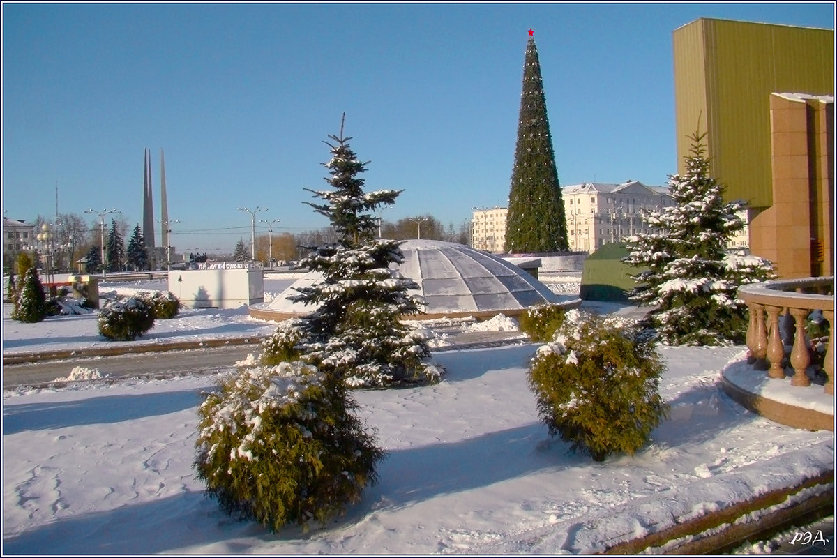 *** - Роланд Дубровский