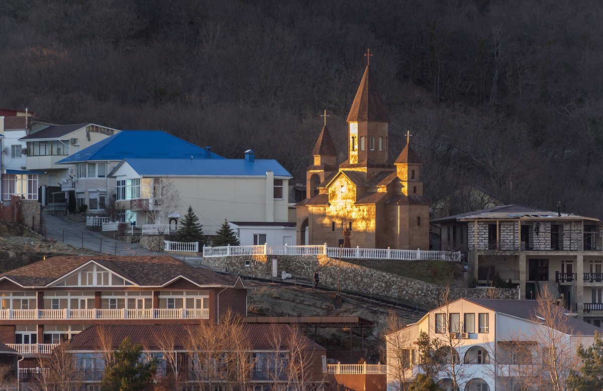 Армянская церковь в нашей деревне - Александр Земляной