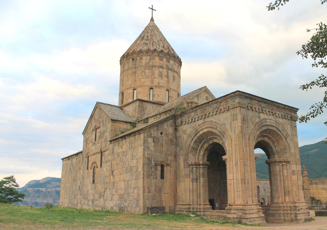 Монастырь Татев, р. Армения - Арам 