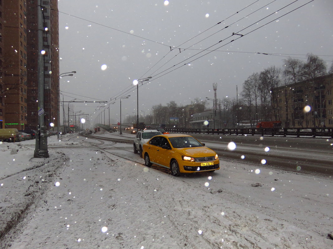 В Москве - снег - Андрей Лукьянов