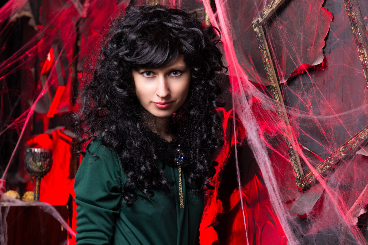 Halloween ведьма в паутине - Valentina Zaytseva