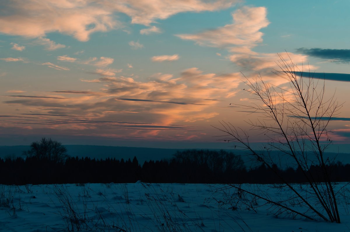 Закат на мороз в холодный вечер - Владимир Максимов