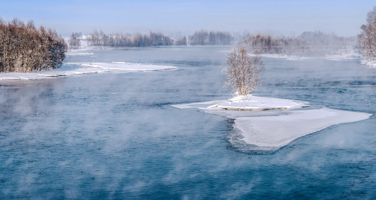Река парит, борясь зимой с морозом - Любовь Потеряхина