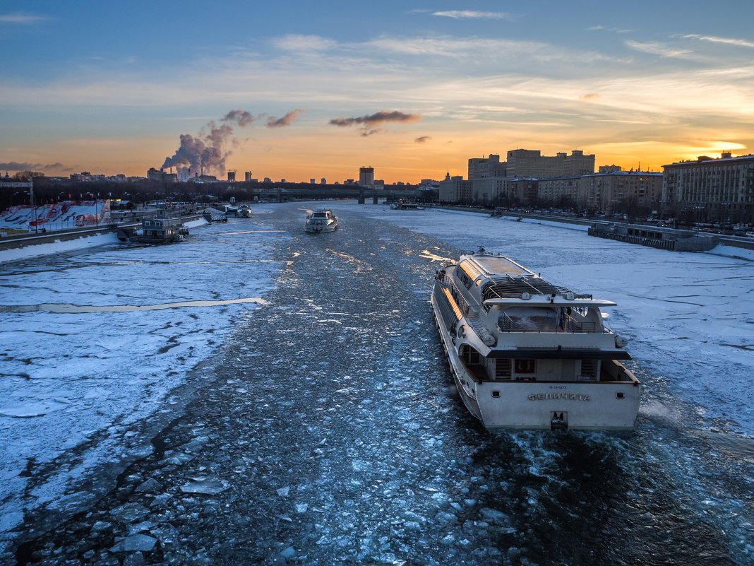 Зимняя навигация на реке Москва - Dmitriy Martynenko