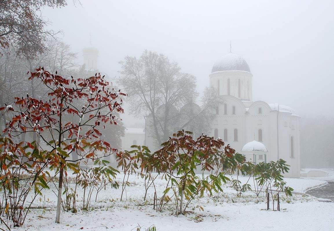 Снежный пейзаж с Борисоглебским собором - Сергей Тарабара