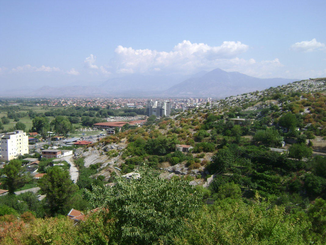 Албания. Вид на город Шкодра - Марина Домосилецкая