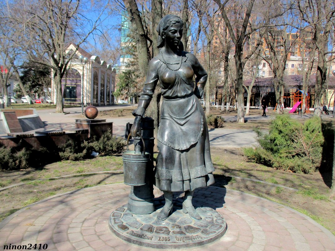 Памятник водопроводу - Нина Бутко