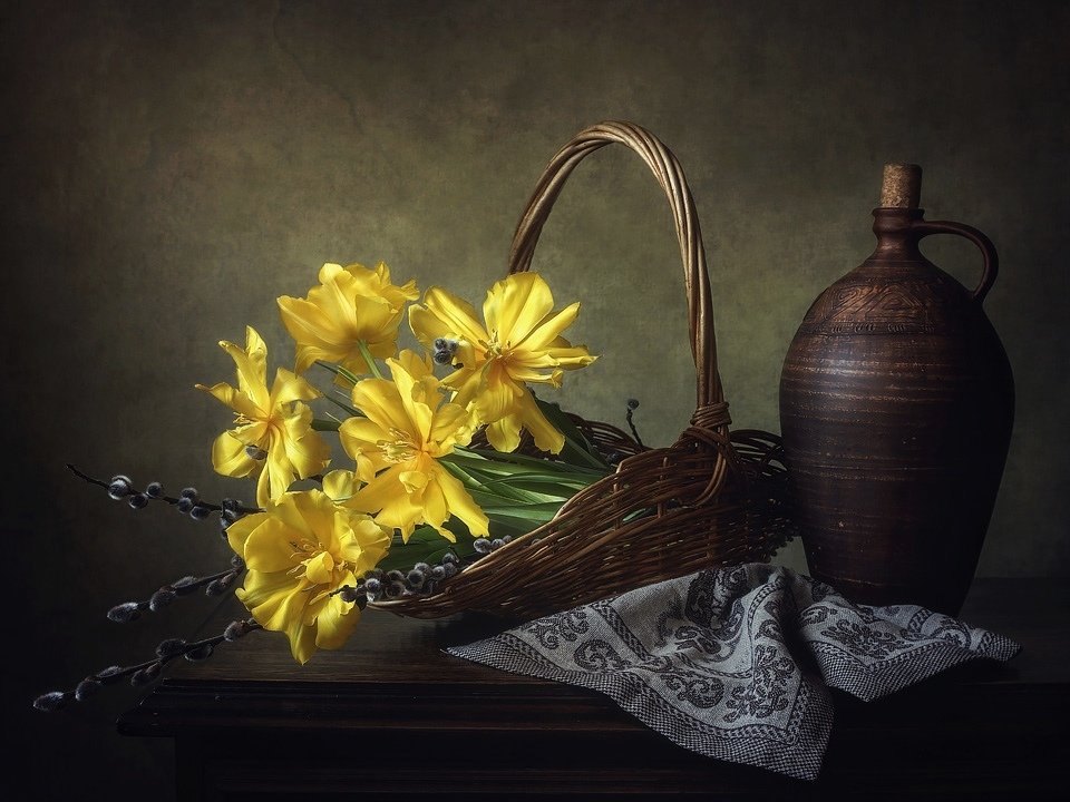 Весенний натюрморт с тюльпанами - Ирина Приходько