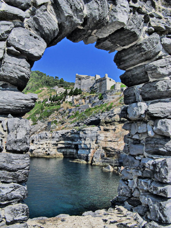 Вид на замок Кастелло Дориа - Андрей K.
