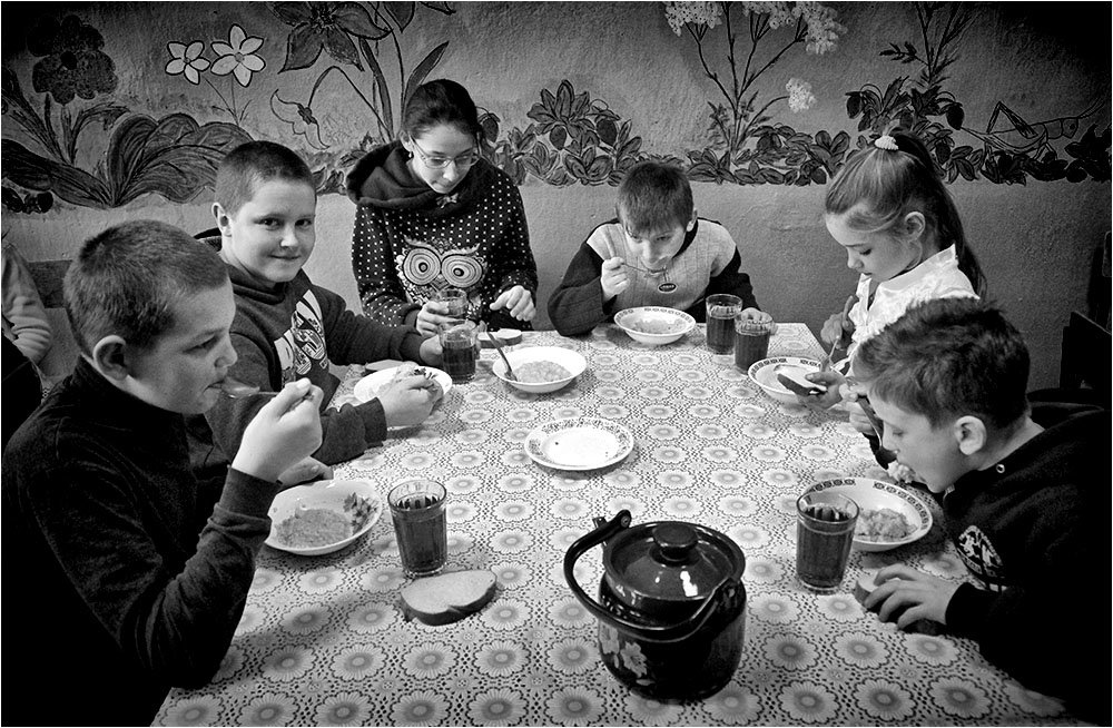 Завтрак в сельской школе - Юрий Храмутичев