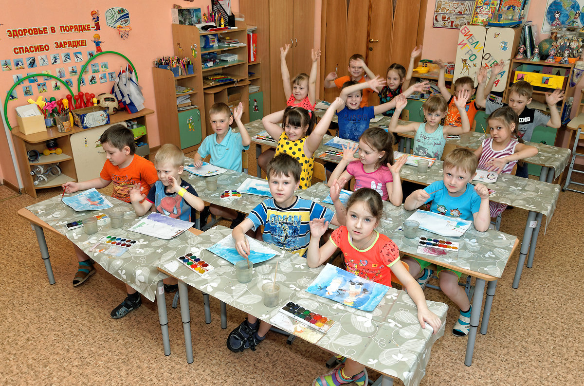 Один день из жизни детского садика - урок рисования - Дмитрий Конев