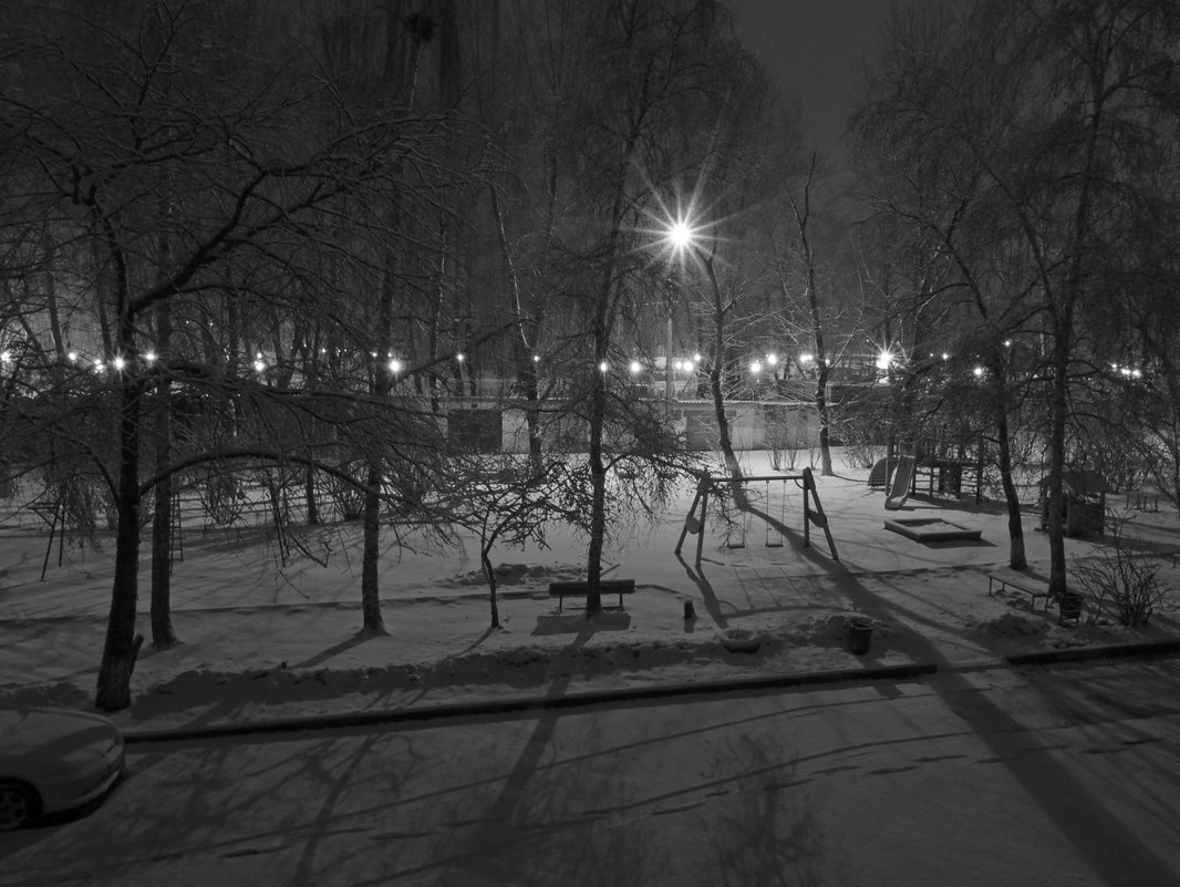 Апрельский снег прошёл тихонько на ночь глядя... - Александр Попов