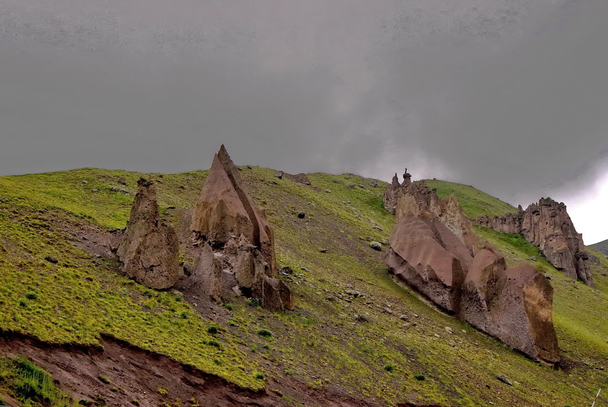 "Долина замков" на фоне дождя - Ольга СПб