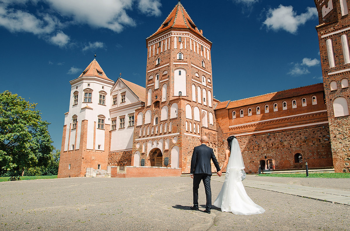 Свадебная фотосессия в Мирском замке - Александр Тарасевич
