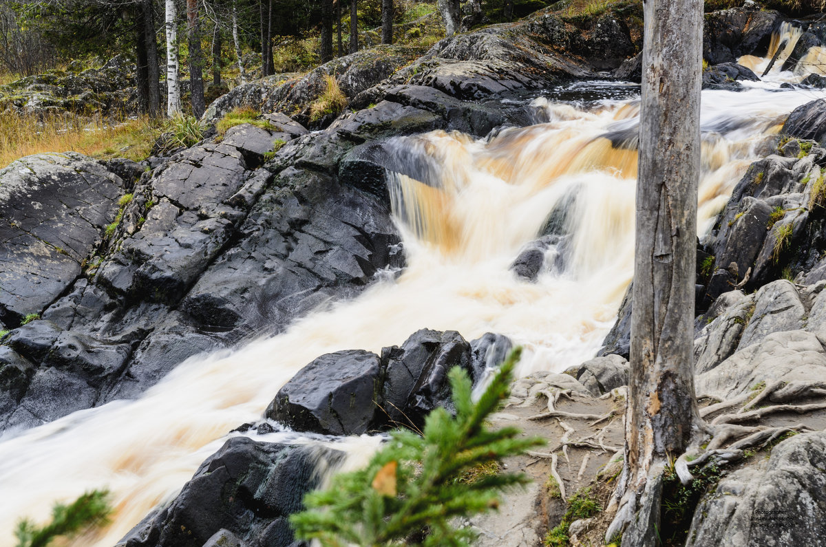 Водопады Ахвенкоски Карелия осень