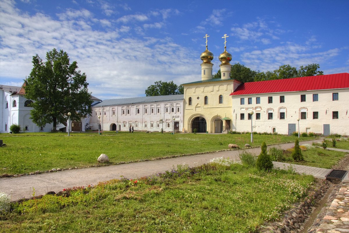Монастырский двор - Константин 