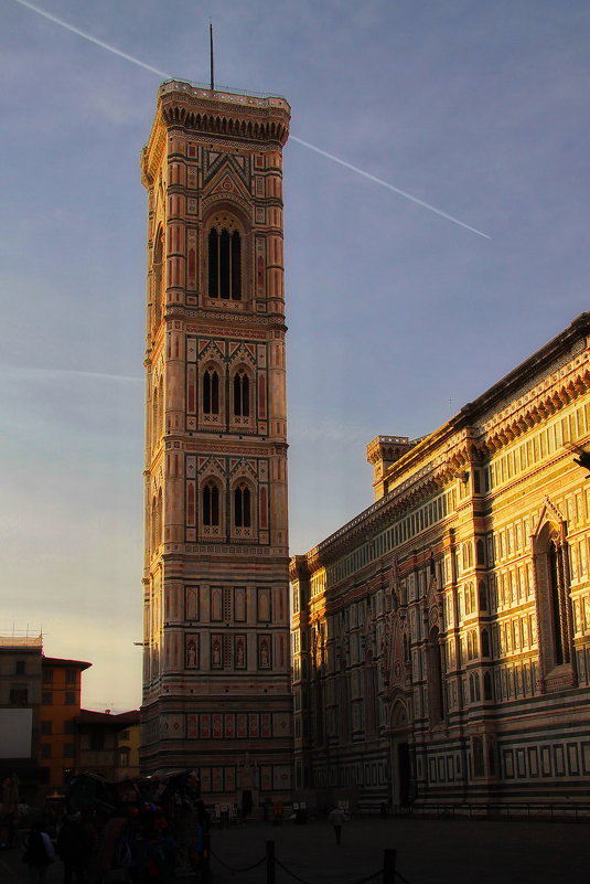 Башня Duomo Ferenza на закате - M Marikfoto