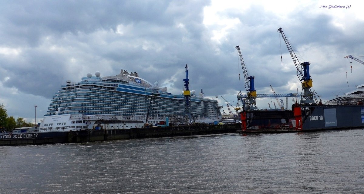 REGAL PRINCESS HAMILTON - Nina Yudicheva