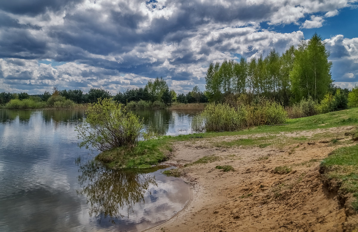 Облака над озером - Андрей Дворников