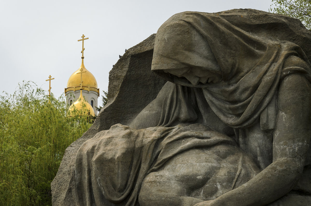 Монумент "Скорбь матери". - Анатолий Щербак