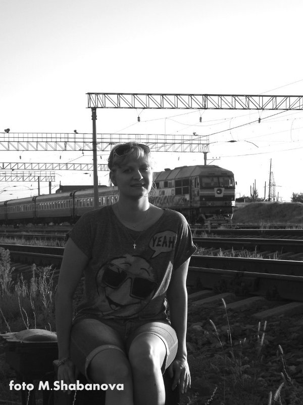 На железнодорожной станции - Михаил Шабанов
