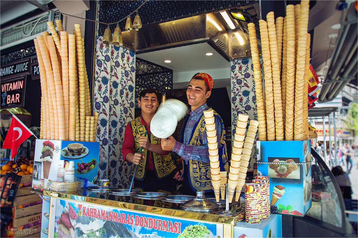 Продавцы дондурмы в Стамбуле - Ирина Лепнёва