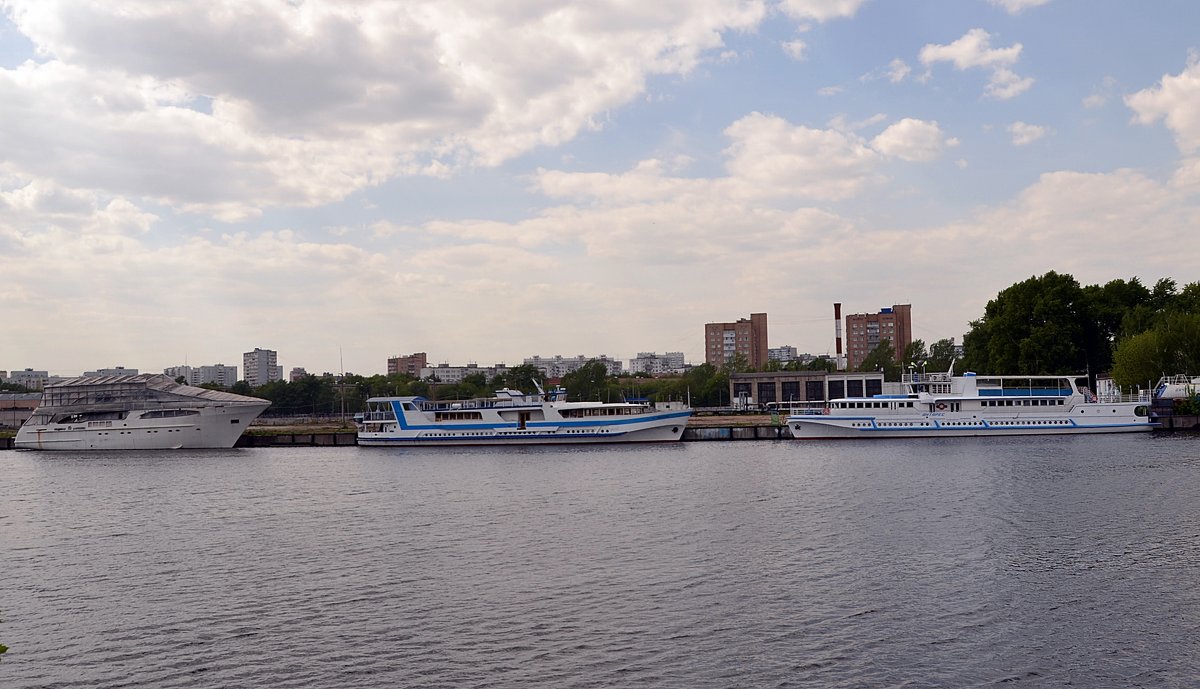 Яхты на на реке Москве - Владимир Болдырев