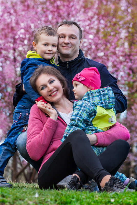 Семейный портрет в парке - Ирина Гомозова